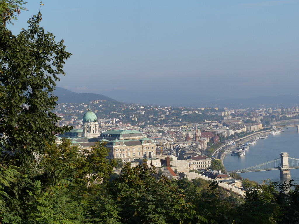 Budapeszt - widok na Dunaj ze Wzgórza Gellerta